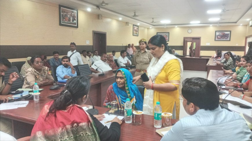 Varanasi: नृश्न्श ह्त्या के निस्पक्ष जाँच के लिये मिर्तक की माँ पुलिस कमिश्नर से लगाई गुहार