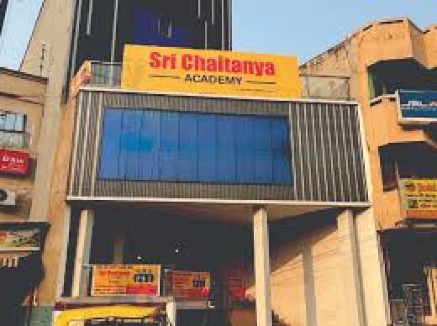 चैतन्या एकेडमी की अनन्या त्रिपाठी बनीं वाराणसी गर्ल टॉपर, JEE Main 2025 में हासिल की 72वीं रैंक