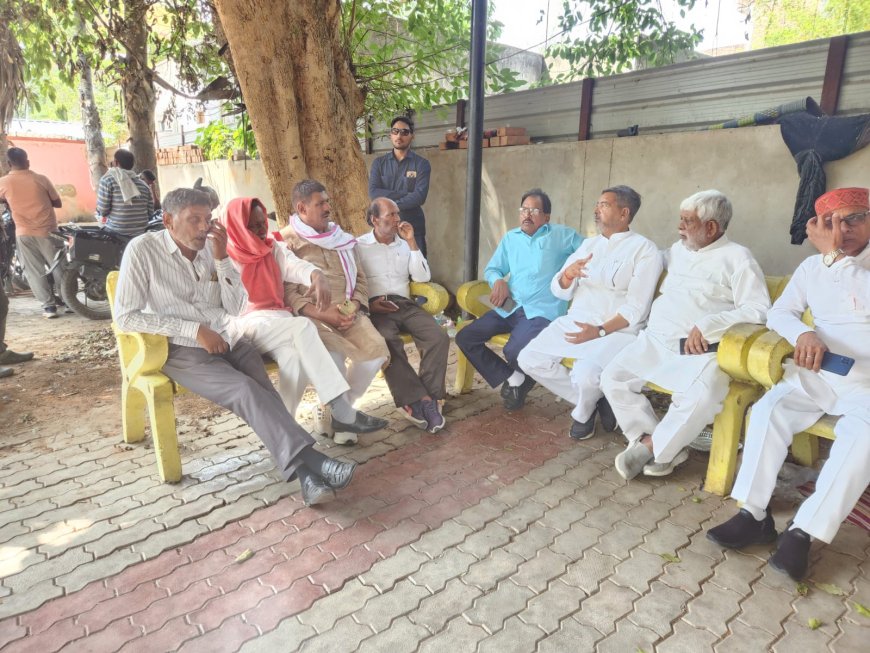 ज्ञानदीप स्कूल के छात्र हेमंत के परिजनों से मिला सपा प्रतिनिधिमंडल, की न्याय की मांग