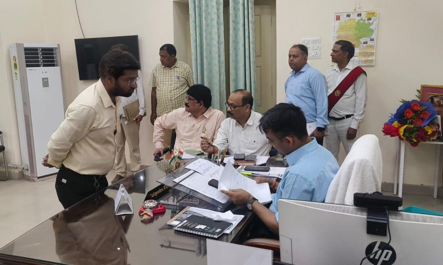 जनता की आवाज़ बनी जनसुनवाई: जिलाधिकारी सत्येन्द्र कुमार ने सुनी समस्याएं, दिए समाधान के निर्देश