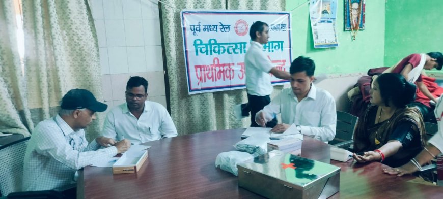 गर्मी में गर्मी के दुष्प्रभाव से बचने हेतु डीडीयू मंडल में चल रहा स्वास्थ्य जांच एवं जागरूकता अभियान