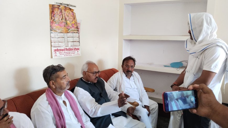 मुटुन यादव हत्याकांड: सपा का प्रतिनिधिमंडल पीड़ित परिवार से मिला, सरकार पर लगाए गंभीर आरोप