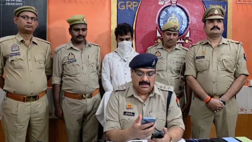 Chandauli (Mughalsarai) : ट्रेनों में चोरी करने वाला शातिर चोर गिरफ्तार, 20 लाख के 61 मोबाइल बरामद