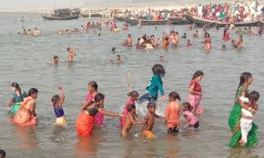 Dashashwamedh : गंगा घाट पर महिलाओं का वीडियो बना रहा था शख्स, महिला SI ने सिखाया सबक
