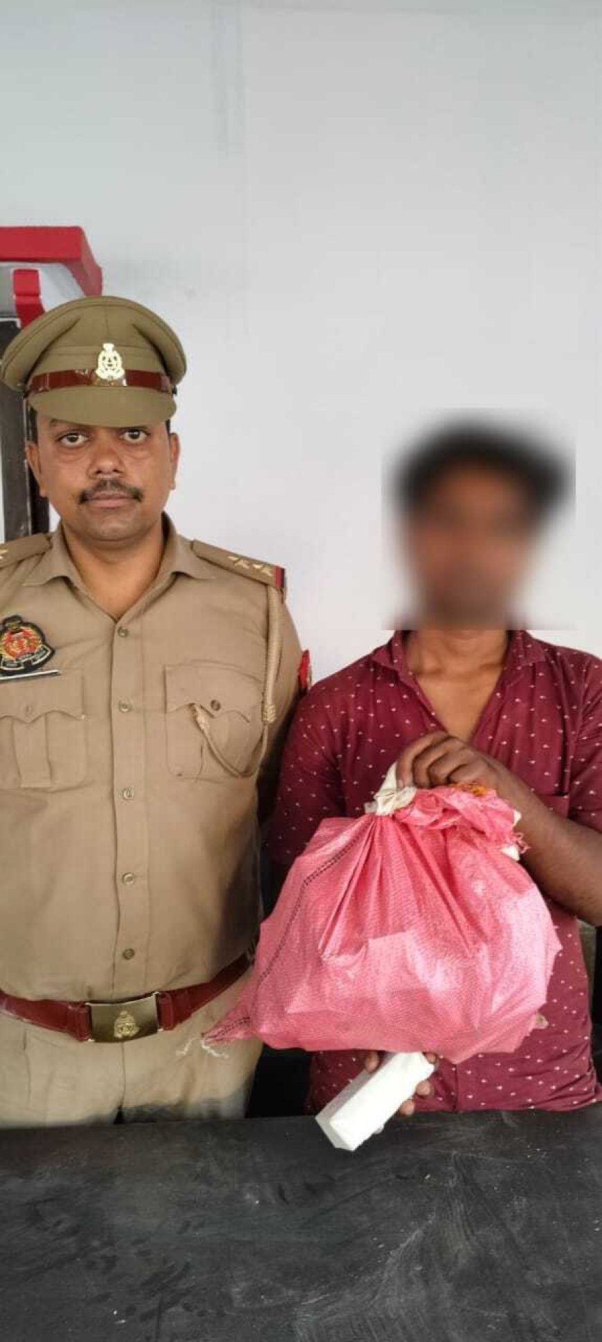 वाराणसी: सिगरा पुलिस ने अवैध शराब के साथ एक तस्कर को किया गिरफ्तार