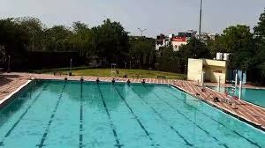 New Delhi : दिल्ली के अजब-गजब स्कूल 2.5 करोड़ के स्विमिंग पूल 7 साल से पड़े हैं बंद