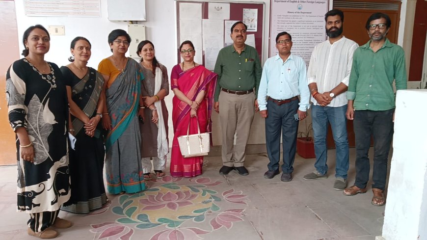 महात्मा गांधी काशी विद्यापीठ में बालिकाओं के शारीरिक एवं मानसिक स्वास्थ्य पर विशेष व्याख्यान