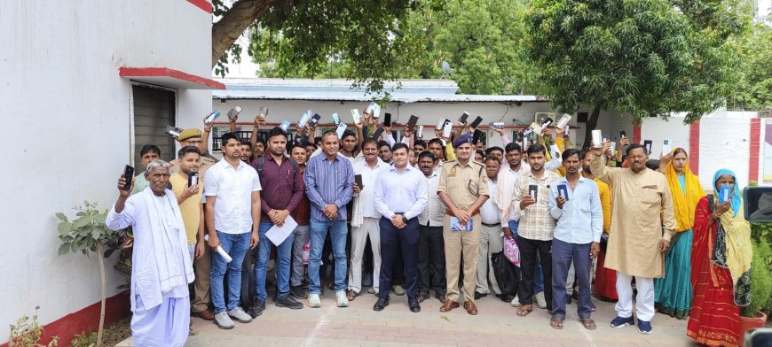 चंदौली पुलिस का बड़ा गुड वर्क: SOG और सर्विलांस टीम ने खोज निकाले 151 गुमशुदा मोबाइल, ASP ने किया वितरित