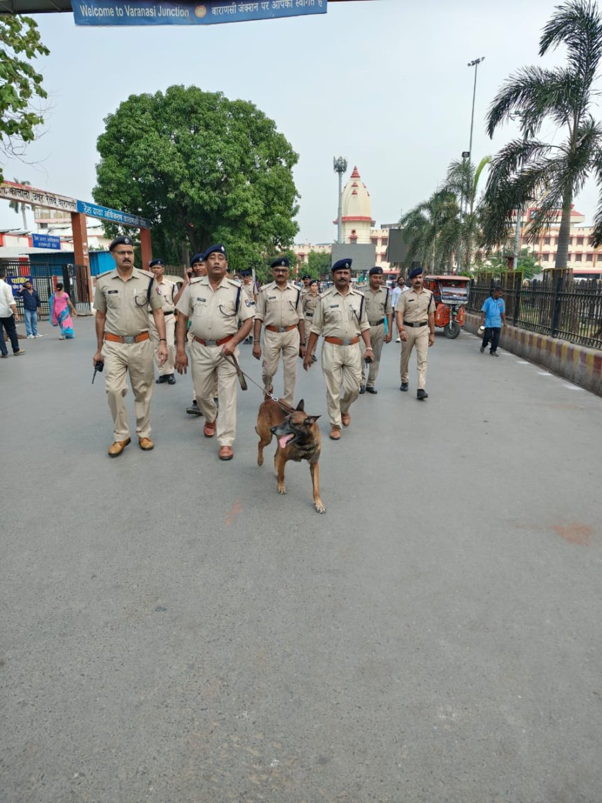 वाराणसी RPF का एक्शन: अवैध पार्किंग पर 17 पर केस, चलाया जागरूकता अभियान