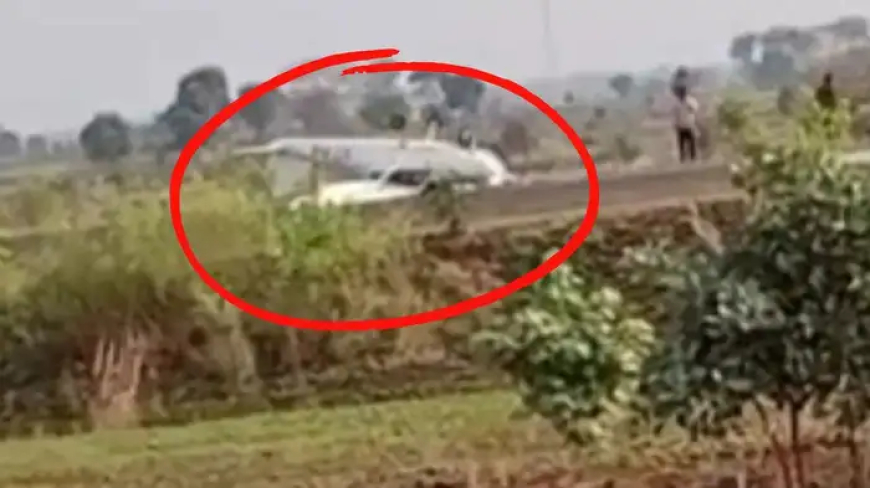 लैंडिंग करते में पलटा विमान, छुपाने के लिए ऊपर डाल दी तिरपाल: अजब एमपी में गजब कारनामा