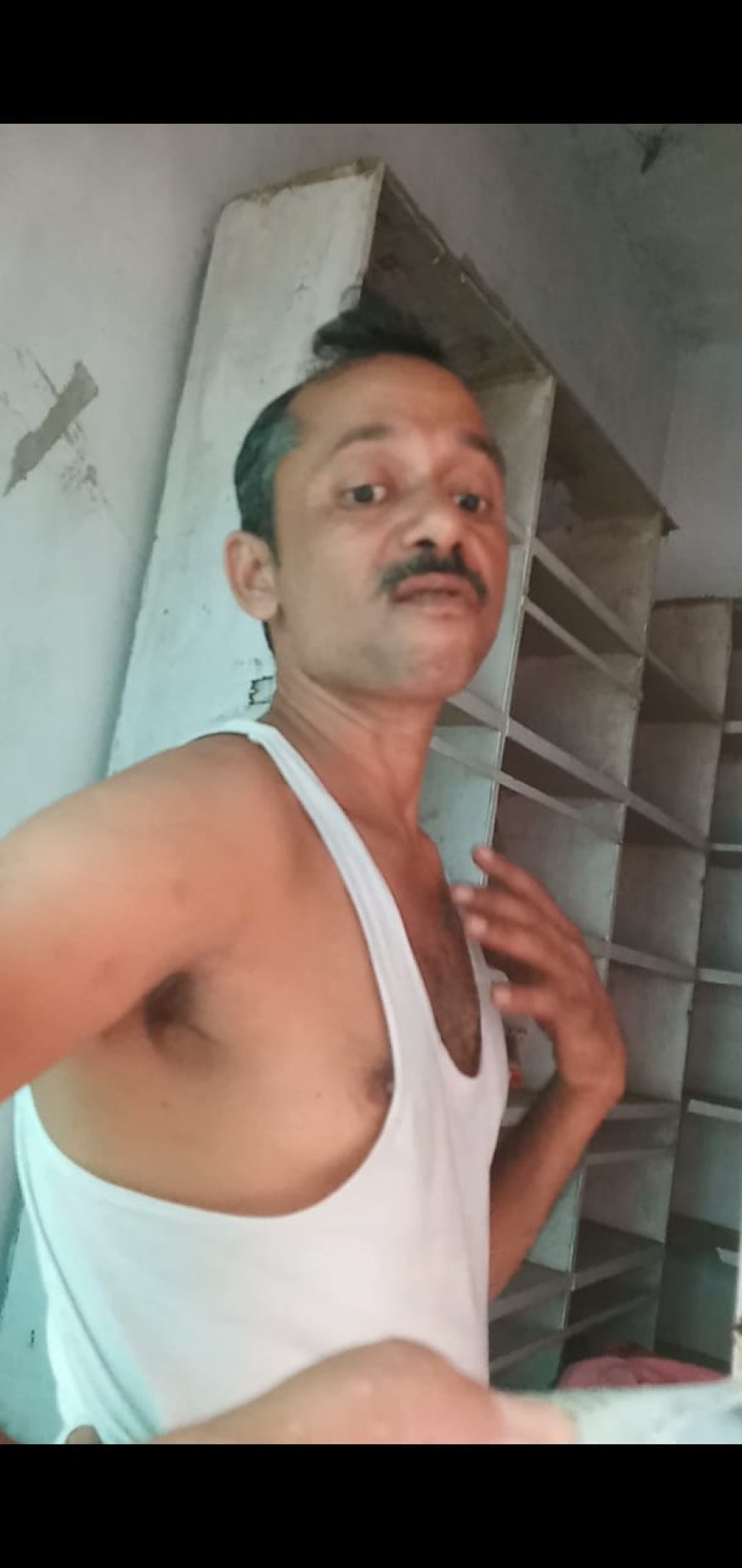 जौनपुर: केराकत में पुलिस चौकी के पास खुलेआम बिक रहा अवैध गांजा, मिलीभगत का आरोप