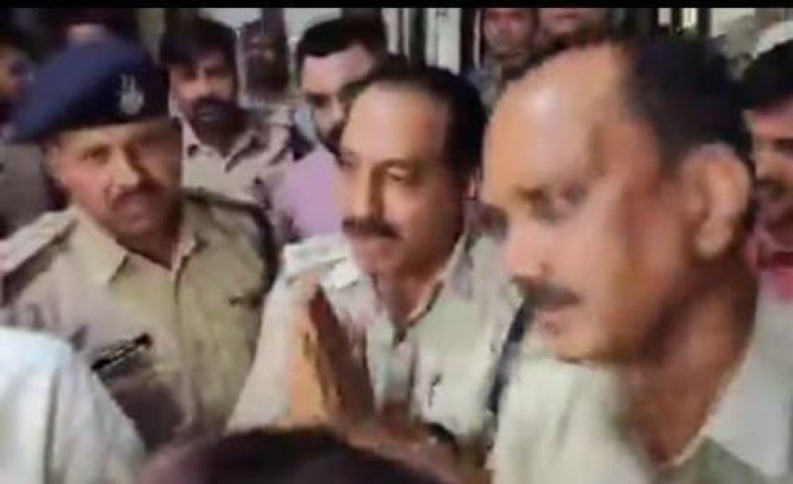 कटनी: कवरेज कर रहे पत्रकार से भिड़े इंस्पेक्टर, कहा "थाना तुम्हारे बाप का है क्या", पत्रकारों के एकजुट होने पर मांगी माफी