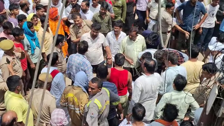 Ghazipur News : गाजीपुर में सीवर पाइपलाइन में दम घुटने से दो मजदूरों की मौत, ठेकेदार की लापरवाही उजागर