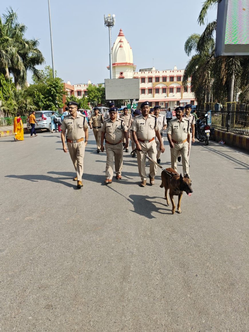 वाराणसी रेलवे स्टेशन पर RPF की सघन चेकिंग: 9 लोगों पर FIR, डॉग स्क्वायड के साथ फ्लैग मार्च