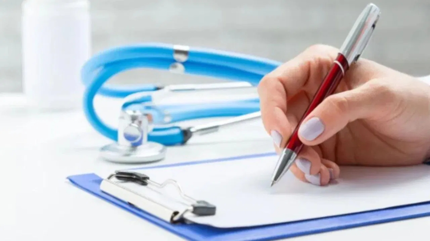 NEET UG 2025 रिजल्ट जारी: इंदौर के उत्कर्ष अवधिया ने हासिल की 2nd रैंक, 75 छात्रों का रिजल्ट अभी भी रुका; जानें क्या है पूरा विवाद