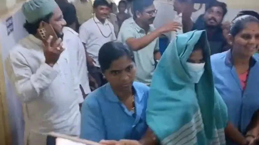 कर्नाटक: बागलकोट जिला अस्पताल से नवजात बच्ची चोरी का प्रयास विफल, 4 गिरफ्तार; फर्जी 'मदर कार्ड' का इस्तेमाल