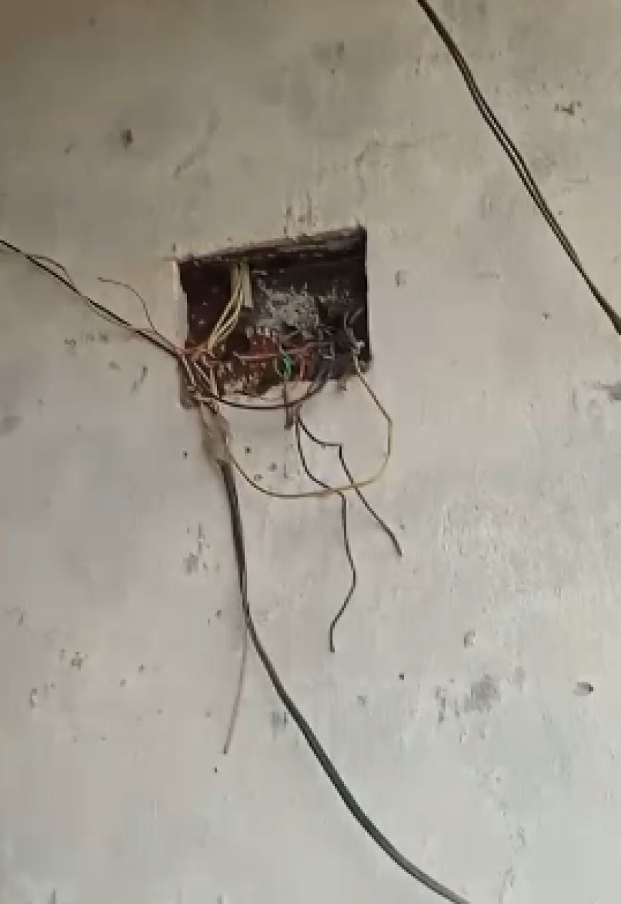 वाराणसी में बिजली चोरी का बड़ा खुलासा: मान्यवर कांशी राम आवास में लाखों के राजस्व का नुकसान, लाइनमैन और SSO पर आरोप