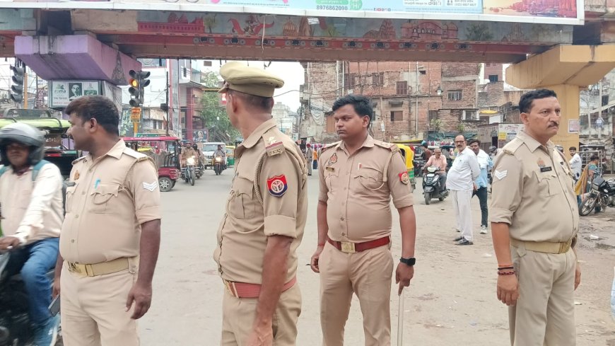 वाराणसी में 'ऑपरेशन चक्रव्यूह' जारी: लालपुर पांडेयपुर में सघन चेकिंग अभियान और पैदल गश्त
