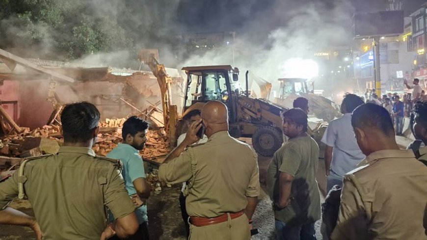 काशीवासियों का दर्द : चाची की कचौड़ी और पहलवान की लस्सी सहित 35 से ज़्यादा दुकानें ध्वस्त