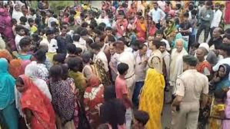 Bihar News : वैशाली में 20 वर्षीय युवक की निर्मम हत्या, कांच की बोतल घोंप कर झाड़ियों में फेंका शव
