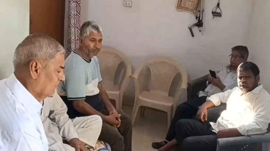 चलती ट्रेन में सीट विवाद: एक पैसेंजर ने दूसरे को पीट-पीटकर मार डाला, वीडियो वायरल