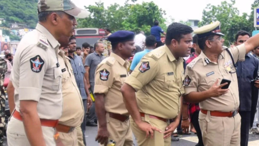 आंध्र प्रदेश: शादी के एक महीने बाद ही पत्नी ने रची पति की हत्या की खौफनाक साजिश, प्रेमी संग मिलकर दी ₹2 लाख की सुपारी
