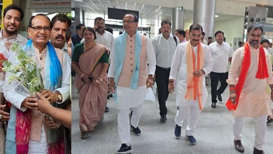 काशी में शिवराज सिंह चौहान का कांग्रेस पर निशाना : बोले- संविधान को 'धर्मनिरपेक्षता' और 'समाजवाद' की जरूरत नहीं