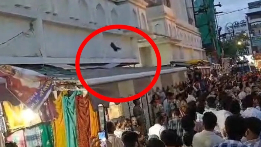 उज्जैन: जगन्नाथ यात्रा के दौरान मस्जिद पर चप्पल फेंकने को लेकर बवाल, पुलिस जांच में जुटी