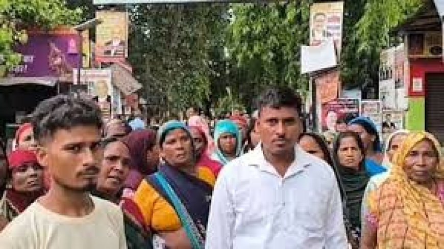 Varanasi News : पुलिस उत्पीड़न से परेशान महिलाओं ने सीपी से लगाई न्याय की गुहार