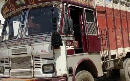 भोपाल अवैध शराब ट्रक जब्त: ‘सर, ट्रक में तो प्लास्टिक दाना है…’ झूठ बोलकर भागने की फिराक में था ड्राइवर, तलाशी में ₹1.20 करोड़ की अवैध शराब मिली