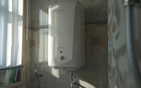 मुजफ्फरनगर गीजर गैस हादसा: बाथरूम में नहाने गई थी महिला, गीजर से निकली जहरीली गैस से घुटने लगा दम; 1 घंटे तक बाहर न आने पर पति ने तोड़ा दरवाजा