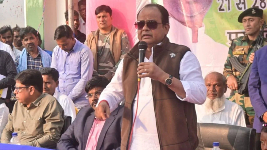 झारखंड मंत्री इरफान अंसारी SIR विवाद: "BLO घर आएं तो बना लें बंधक… गेट में ताला लगाकर बंद कर दो," विवादित बयान पर भड़की BJP, चुनाव आयोग से शिकायत