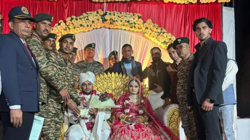 शहीद की बेटी का कन्यादान 50 जवानों ने किया: ग्रेटर नोएडा में दिखा दिल छू लेने वाला नजारा, 50 जवानों ने मिलकर किया शहीद की बेटी का कन्यादान