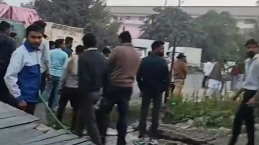 ग्रेटर नोएडा कंप्रेसर ब्लास्ट: हवा भरते समय कंप्रेसर की टंकी फटने से पंचर बनाने वाले युवक की मौत; एक दिन पहले हुई थी भतीजी की शादी, मातम में बदली खुशियां