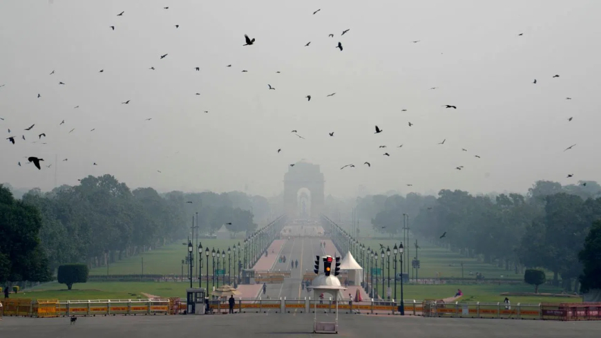 दिल्ली प्रदूषण AQI सुधार: दिल्ली को दमघोंटू हवा से मिली हल्की राहत, AQI 400 से गिरकर 270 पर आया; 37 इलाकों में ऑरेंज-रेड अलर्ट जारी