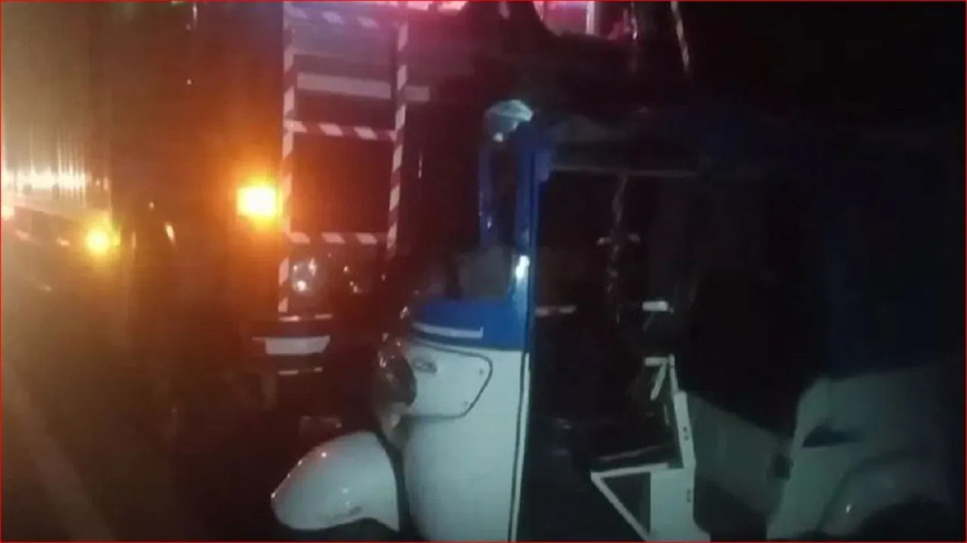 बरेली कैंटर टेंपो टक्कर मौत: शादी से लौट रहे पति-पत्नी की सड़क हादसे में मौत, कैंटर टेंपो को घसीटता चला गया; 12 साल की बेटी अस्पताल में लड़ रही जिंदगी की जंग