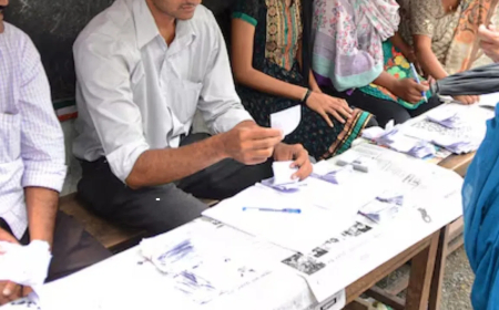 नोएडा आयुष्मान कार्ड स्पेशल कैंप: ₹5 लाख तक का मुफ्त इलाज, नोएडा में सरकार ने यहां लगाया स्पेशल कैंप; 25 दिसंबर तक बनेगा 'गोल्डन कार्ड