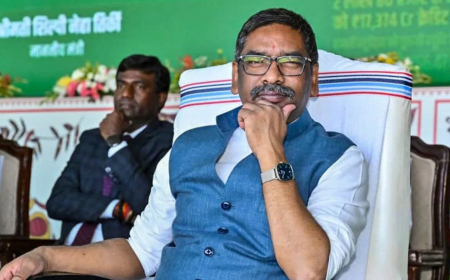 झारखंड सीएम हेमंत सोरेन ईडी मामले में राहत: लैंड स्कैम केस में हाईकोर्ट से बड़ी राहत, अब कोर्ट में नहीं आना होगा, वकील ही करेंगे प्रतिनिधित्व