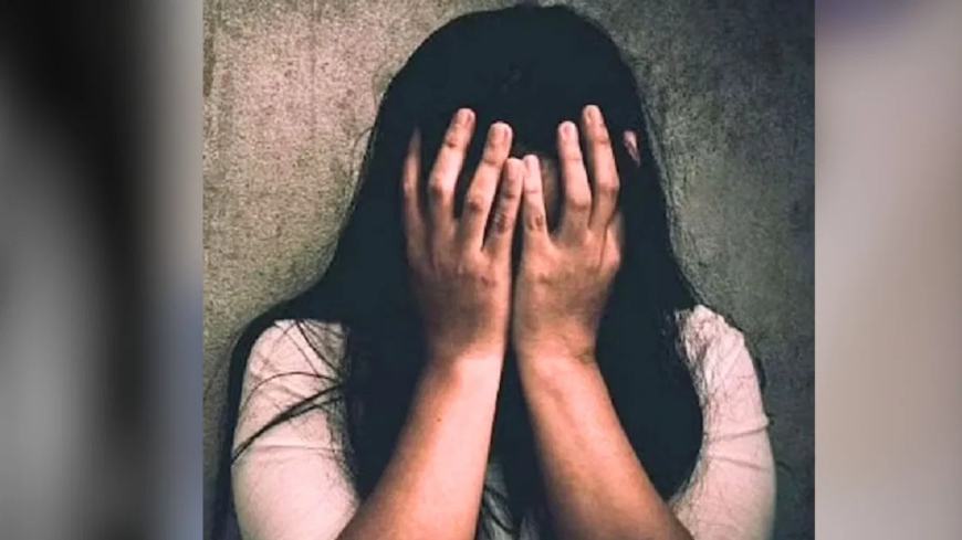 दरभंगा हेडमास्टर रसोइया रेप: 'काम के बहाने घर बुलाकर किया रेप', दरभंगा स्कूल की रसोइया का हेडमास्टर पर गंभीर आरोप, जान से मारने की भी दी धमकी