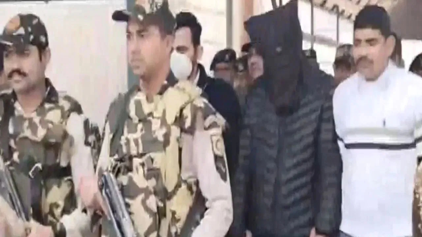 दिल्ली लाल किला ब्लास्ट NIA रिमांड: चार आरोपियों की हिरासत 4 दिन बढ़ी, कड़ी सुरक्षा में कोर्ट में किया गया पेश; सुसाइड बॉम्बर उमर नबी से जुड़े तार