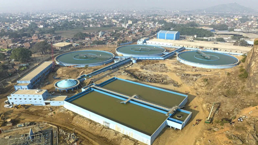 ग्रेटर नोएडा गंगाजल परियोजना: खुशखबरी! ग्रेटर नोएडा के 54 सेक्टर्स तक पहुंचा गंगाजल; ग्रेनो वेस्ट में मार्च 2026 तक साफ पेयजल पहुंचाने का लक्ष्य