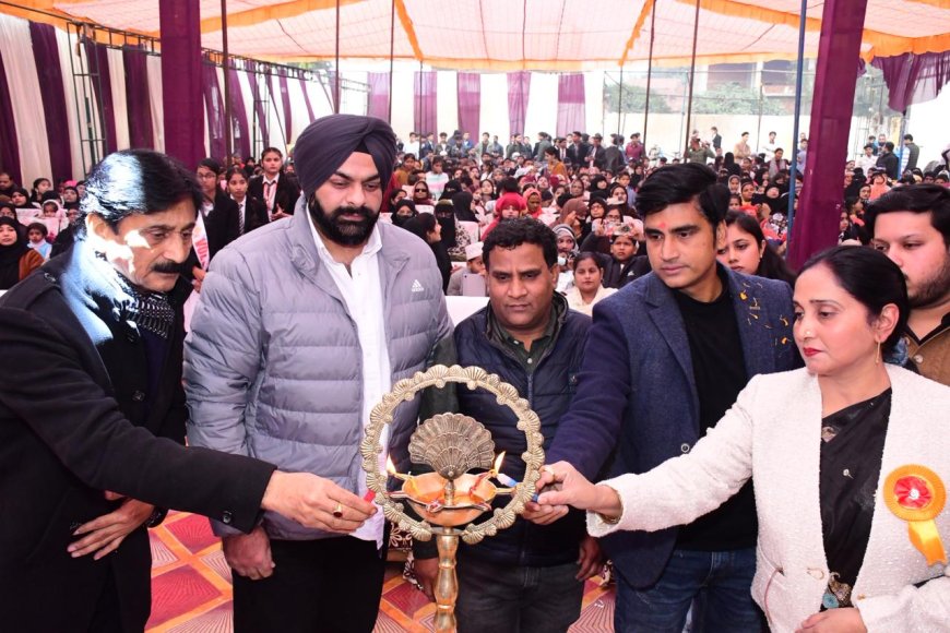 Varanasi News: अचीवर्स पब्लिक स्कूल के वार्षिकोत्सव में छात्रों ने बिखेरी प्रतिभा की छटा, लोहता में सांस्कृतिक संगम