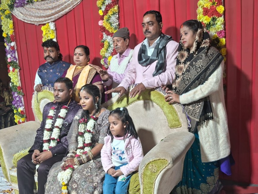 Varanasi News: राजघाट स्थित संत रविदास मंदिर में सगाई समारोह का भव्य आयोजन; गणमान्य विभूतियों ने दिया आशीर्वाद