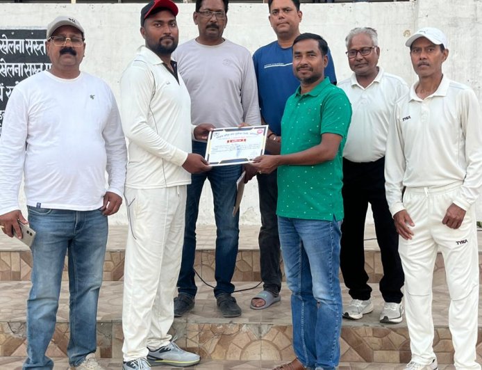 वाराणसी मंडल की अंतर विभागीय ग्रीष्मकालीन T-20 क्रिकेट प्रतियोगिता में रोमांचक मुकाबले, यांत्रिक और इंजीनियरिंग विभाग की शानदार जीत