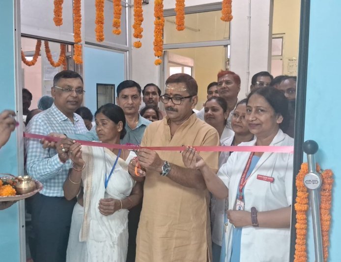 आधुनिक स्वास्थ्य सुविधाओं की ओर बड़ा कदम: जिला महिला चिकित्सालय वाराणसी में मॉड्यूलर ओटी का उद्घाटन
