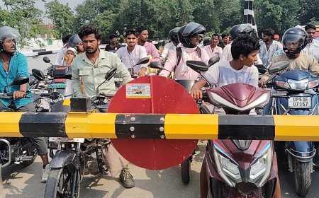अंतर्राष्ट्रीय समपार जागरूकता दिवस पर वाराणसी मंडल का विशेष अभियान, हजारों लोगों को किया गया जागरूक