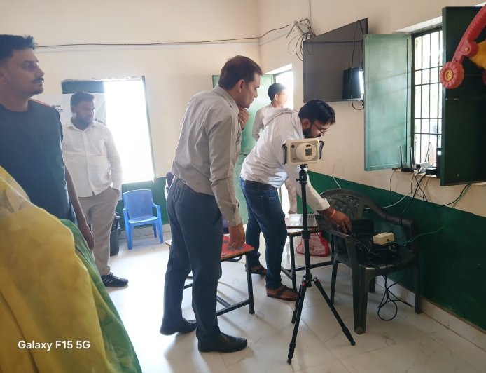 टीबी मुक्त भारत अभियान को मिली नई रफ्तार, सेवापुरी में 5 दिनों में 585 ग्रामीणों की डिजिटल एक्स-रे जांच