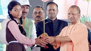 सीएम योगी का आजमगढ़ दौरा: “परिवार का विकास करने वालों ने देश को भाषा-जाति के नाम पर बांटा”, विपक्ष पर साधा निशाना